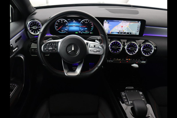 Mercedes-Benz A-Klasse 250e AMG Limited | Panoramadak | Matrix LED | Keyless | Stoelverwarming | Memory | Camera | Navigatie | Leder/Alcantara | Sfeerverlichting | Park Assist | PHEV | Plug In