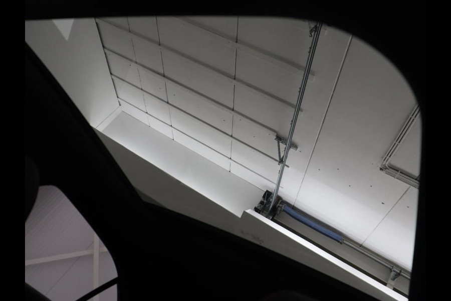 Mercedes-Benz A-Klasse 250e AMG Limited | Panoramadak | Matrix LED | Keyless | Stoelverwarming | Memory | Camera | Navigatie | Leder/Alcantara | Sfeerverlichting | Park Assist | PHEV | Plug In