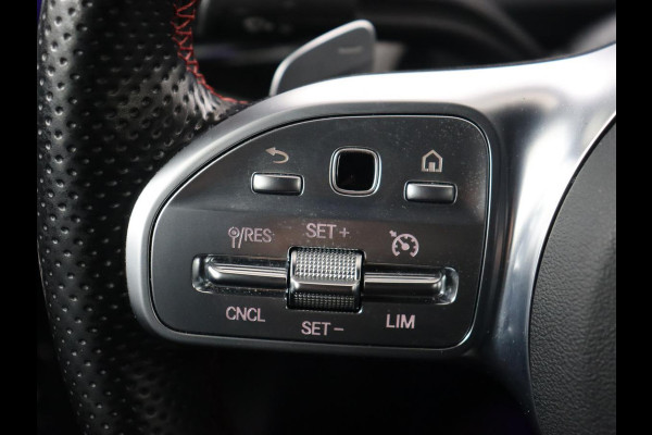 Mercedes-Benz A-Klasse 250e AMG Limited | Panoramadak | Matrix LED | Keyless | Stoelverwarming | Memory | Camera | Navigatie | Leder/Alcantara | Sfeerverlichting | Park Assist | PHEV | Plug In