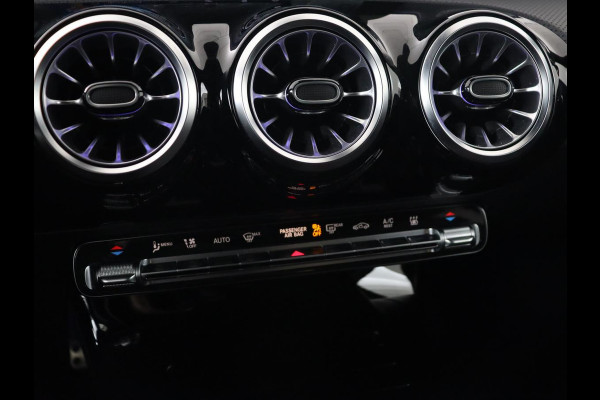 Mercedes-Benz A-Klasse 250e AMG Limited | Panoramadak | Matrix LED | Keyless | Stoelverwarming | Memory | Camera | Navigatie | Leder/Alcantara | Sfeerverlichting | Park Assist | PHEV | Plug In