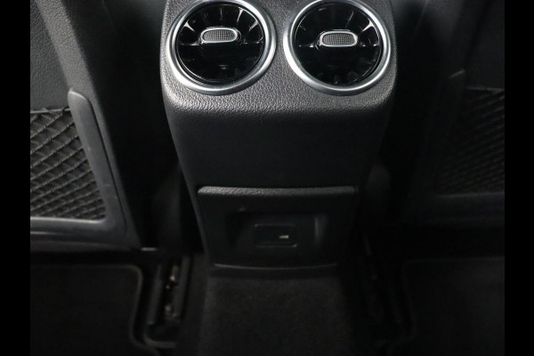 Mercedes-Benz A-Klasse 250e AMG Limited | Panoramadak | Matrix LED | Keyless | Stoelverwarming | Memory | Camera | Navigatie | Leder/Alcantara | Sfeerverlichting | Park Assist | PHEV | Plug In
