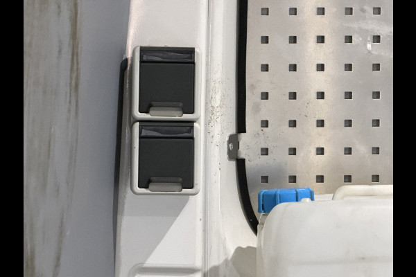 Volkswagen Crafter 35 2.0 TDI 141PK Euro 6 L3H3 CarPlay/cruise/camera/trekhaak