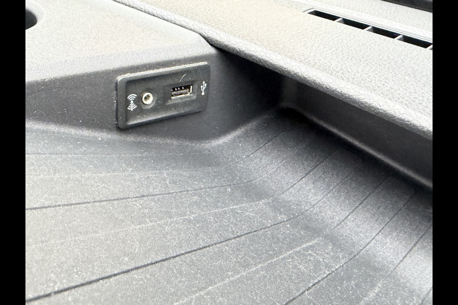 Volkswagen Crafter 35 2.0 TDI 141PK Euro 6 L3H3 CarPlay/cruise/camera/trekhaak