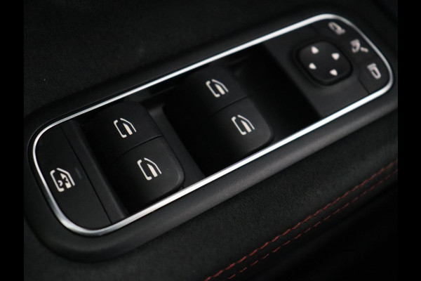 Mercedes-Benz A-Klasse 180 AMG | Adaptive cruise | Trekhaak | Stoelverwarming | Camera | Leder/Alcantara | Sfeerverlichting | Navigatie | Park Assist | Full LED | Climate control | Bluetooth