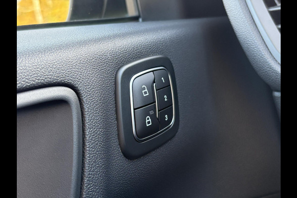 Ford Kuga 2.5 FHEV Active X 190pk |  Driver Assistance Pack | Technology Pack | Winterpack | Panoramadak | All Weather Banden | Reservewiel | Geen stekker nodig