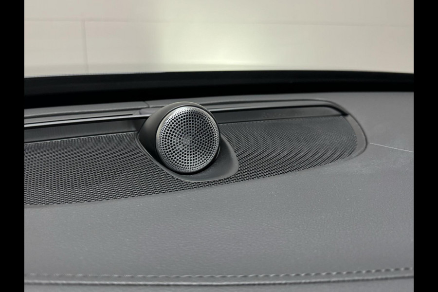 Volvo XC90 2.0 T8 Recharge AWD R-Design Pano B&W Luchtvering Trekh. Massage