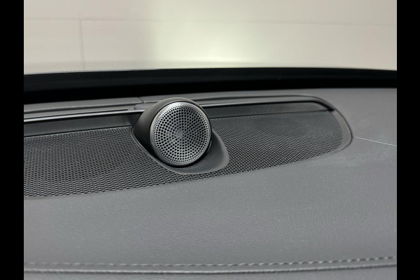 Volvo XC90 2.0 T8 Recharge AWD R-Design Pano B&W Luchtvering Trekh. Massage