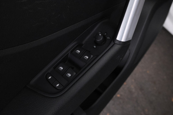 Audi Q2 30 TFSI Sport S-line! Leer, Alles in kleur!