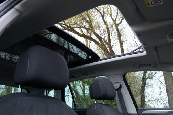 Volkswagen Tiguan 2.0 TSI 4Motion R Line Automaat | Pano | Virtual | CarPlay | Acc | 360 camera | Stoel + Stuurverwarming | Led | HUD |