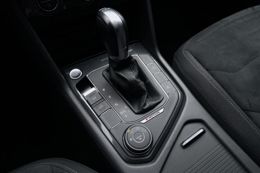 Volkswagen Tiguan 2.0 TSI 4Motion R Line Automaat | Pano | Virtual | CarPlay | Acc | 360 camera | Stoel + Stuurverwarming | Led | HUD |