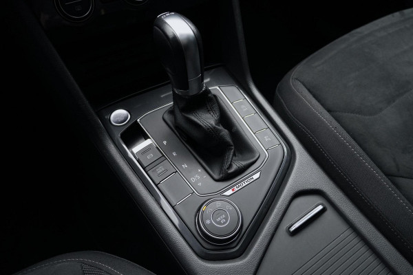 Volkswagen Tiguan 2.0 TSI 4Motion R Line Automaat | Pano | Virtual | CarPlay | Acc | 360 camera | Stoel + Stuurverwarming | Led | HUD |