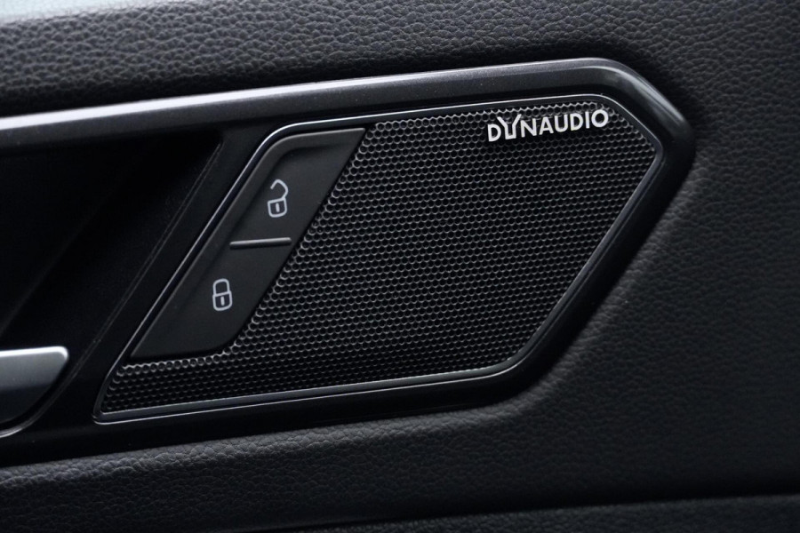 Volkswagen Tiguan 2.0 TSI 4Motion R Line Automaat | Pano | Virtual | CarPlay | Acc | 360 camera | Stoel + Stuurverwarming | Led | HUD |