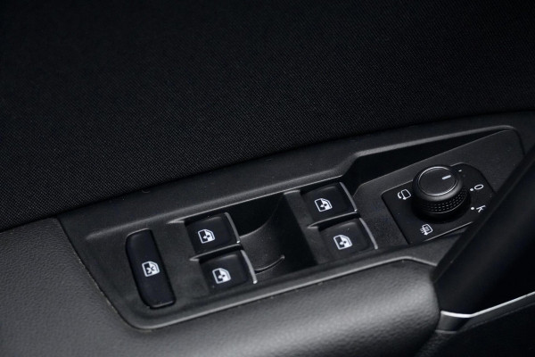 Volkswagen Tiguan 2.0 TSI 4Motion R Line Automaat | Pano | Virtual | CarPlay | Acc | 360 camera | Stoel + Stuurverwarming | Led | HUD |