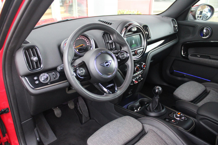 MINI Countryman 2.0 192PK Cooper S Chili | NAVIGATIE | CRUISE CONTROL | CLIMATE CONTROL | KEYLESS ENTRY | PARKEERSENSOREN ACHTER | 18" LICHTMETALEN VELGEN | SFEER VERLICHTING | LED KOPLAMPEN / LED MISTLAMPEN | ELEKTRISCH INKLAPBARE BUITENSPIEGELS |