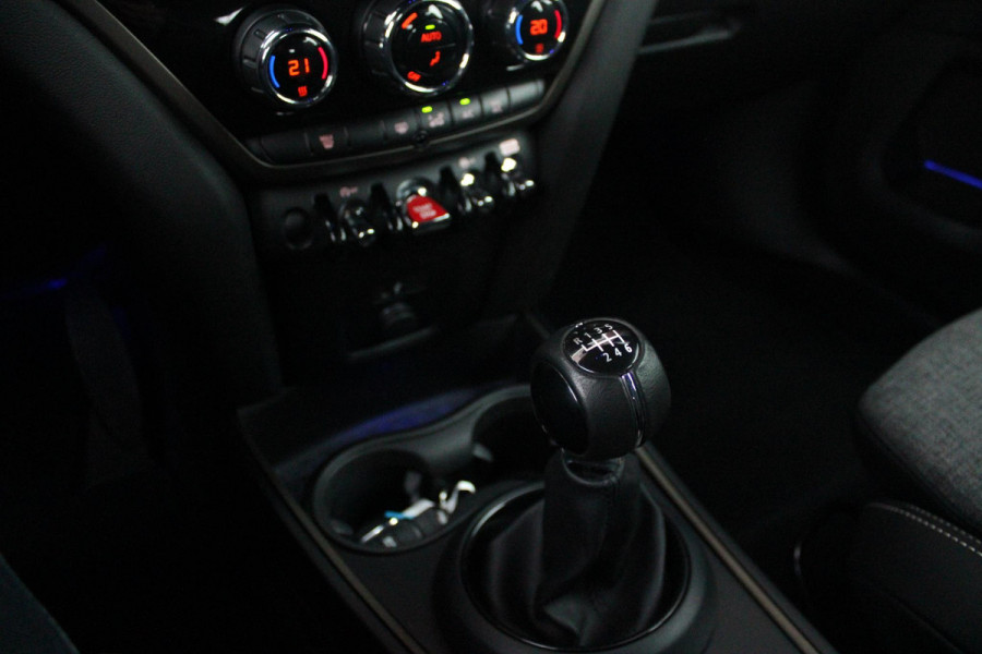 MINI Countryman 2.0 192PK Cooper S Chili | NAVIGATIE | CRUISE CONTROL | CLIMATE CONTROL | KEYLESS ENTRY | PARKEERSENSOREN ACHTER | 18" LICHTMETALEN VELGEN | SFEER VERLICHTING | LED KOPLAMPEN / LED MISTLAMPEN | ELEKTRISCH INKLAPBARE BUITENSPIEGELS |