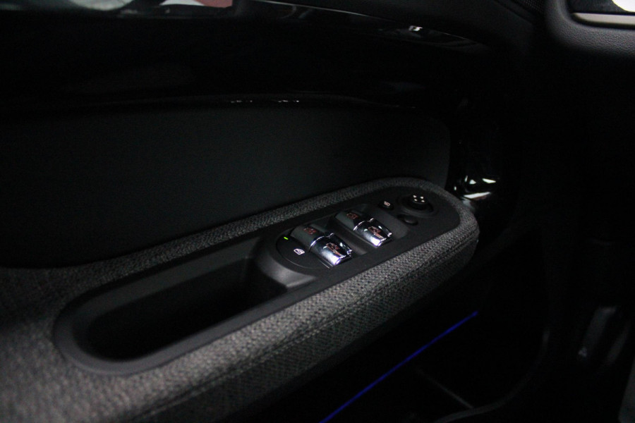 MINI Countryman 2.0 192PK Cooper S Chili | NAVIGATIE | CRUISE CONTROL | CLIMATE CONTROL | KEYLESS ENTRY | PARKEERSENSOREN ACHTER | 18" LICHTMETALEN VELGEN | SFEER VERLICHTING | LED KOPLAMPEN / LED MISTLAMPEN | ELEKTRISCH INKLAPBARE BUITENSPIEGELS |