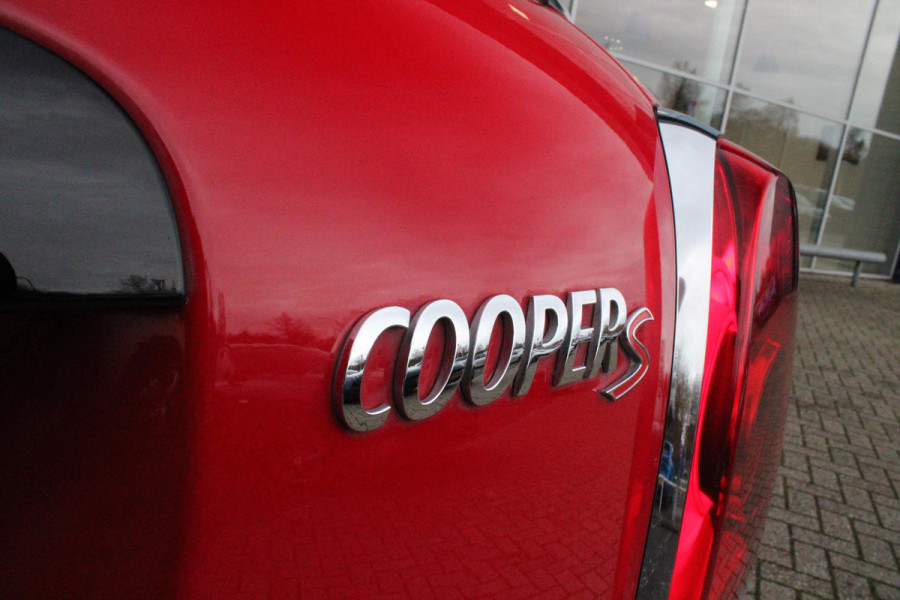 MINI Countryman 2.0 192PK Cooper S Chili | NAVIGATIE | CRUISE CONTROL | CLIMATE CONTROL | KEYLESS ENTRY | PARKEERSENSOREN ACHTER | 18" LICHTMETALEN VELGEN | SFEER VERLICHTING | LED KOPLAMPEN / LED MISTLAMPEN | ELEKTRISCH INKLAPBARE BUITENSPIEGELS |