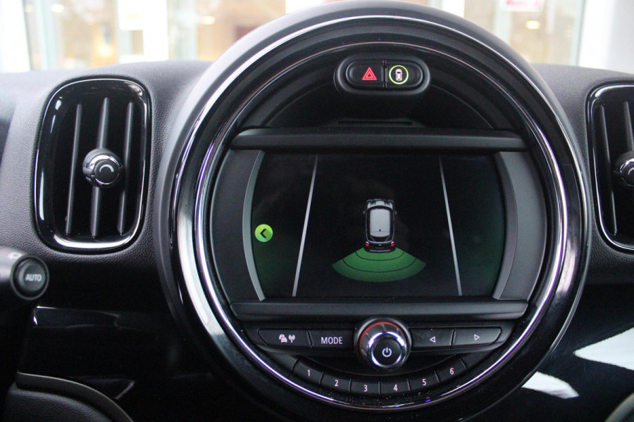 MINI Countryman 2.0 192PK Cooper S Chili | NAVIGATIE | CRUISE CONTROL | CLIMATE CONTROL | KEYLESS ENTRY | PARKEERSENSOREN ACHTER | 18" LICHTMETALEN VELGEN | SFEER VERLICHTING | LED KOPLAMPEN / LED MISTLAMPEN | ELEKTRISCH INKLAPBARE BUITENSPIEGELS |