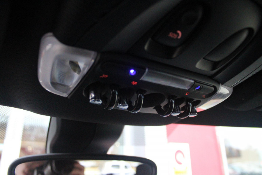 MINI Countryman 2.0 192PK Cooper S Chili | NAVIGATIE | CRUISE CONTROL | CLIMATE CONTROL | KEYLESS ENTRY | PARKEERSENSOREN ACHTER | 18" LICHTMETALEN VELGEN | SFEER VERLICHTING | LED KOPLAMPEN / LED MISTLAMPEN | ELEKTRISCH INKLAPBARE BUITENSPIEGELS |