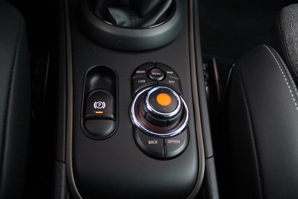 MINI Countryman 2.0 192PK Cooper S Chili | NAVIGATIE | CRUISE CONTROL | CLIMATE CONTROL | KEYLESS ENTRY | PARKEERSENSOREN ACHTER | 18" LICHTMETALEN VELGEN | SFEER VERLICHTING | LED KOPLAMPEN / LED MISTLAMPEN | ELEKTRISCH INKLAPBARE BUITENSPIEGELS |