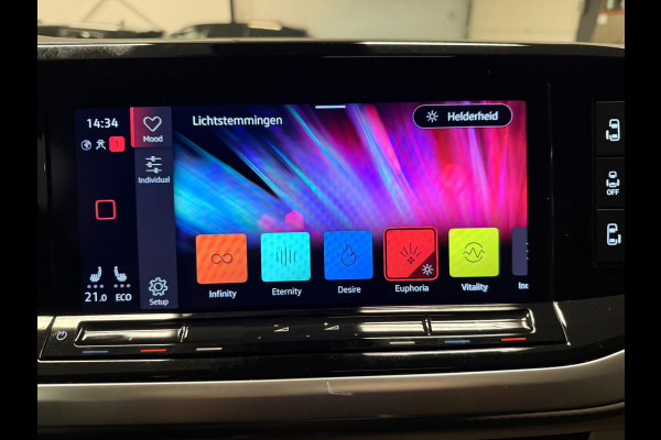 Volkswagen Multivan 1.4 eHybrid Energetic 7P PANO/NAVI/H-KARDON/H-UP/V-COCKPIT/