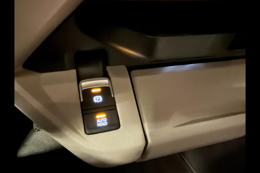 Volkswagen Multivan 1.4 eHybrid Energetic 7P PANO/NAVI/H-KARDON/H-UP/V-COCKPIT/