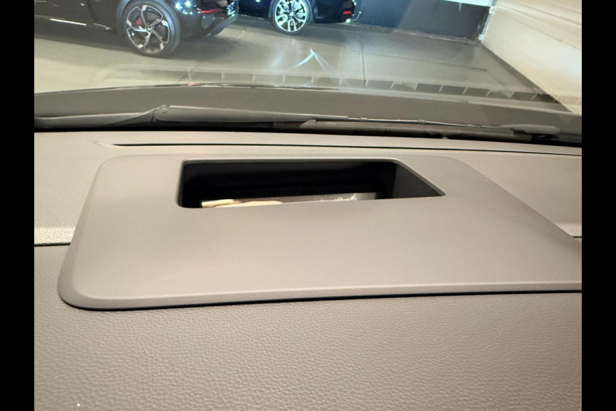 Volkswagen Multivan 1.4 eHybrid Energetic 7P PANO/NAVI/H-KARDON/H-UP/V-COCKPIT/