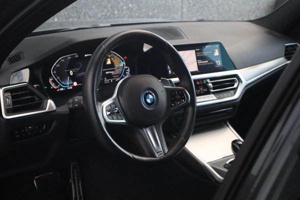 BMW 3 Serie Touring M-Sport SOH 93% / Hifi / Stoelverwarming / 18inch / Sportstoelen /