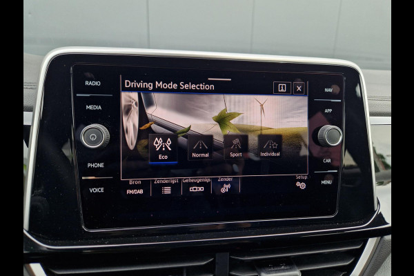 Volkswagen T-Roc 1.5 TSI dsg 150pk R-Line /1e Eigenaar/