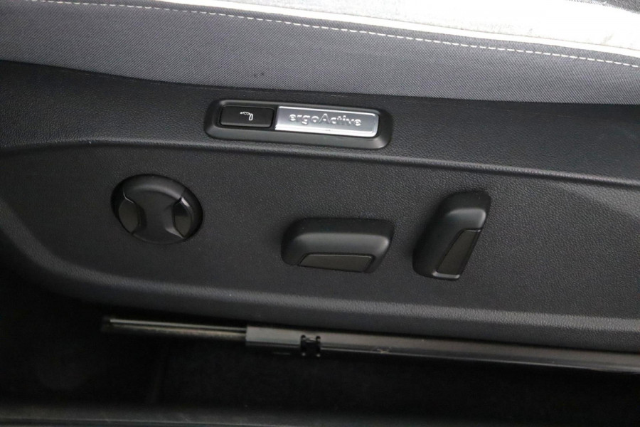 Volkswagen ID.3 First Max 58 kWh|Pano|LED matrix|SOH 91%|Stoelverwarming