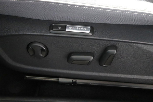 Volkswagen ID.3 First Max 58 kWh|Pano|LED matrix|SOH 91%|Stoelverwarming