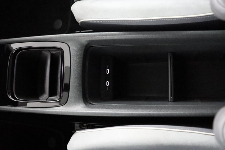 Volkswagen ID.3 First Max 58 kWh|Pano|LED matrix|SOH 91%|Stoelverwarming