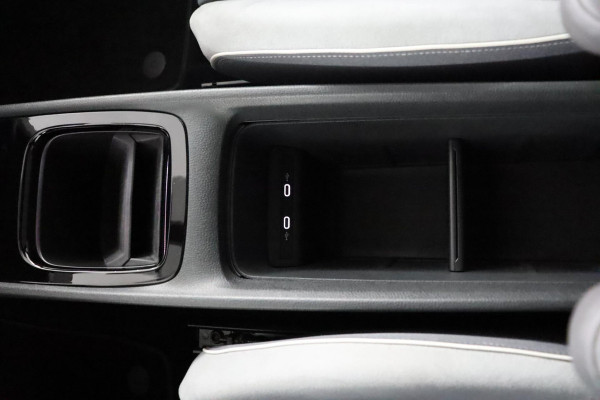 Volkswagen ID.3 First Max 58 kWh|Pano|LED matrix|SOH 91%|Stoelverwarming