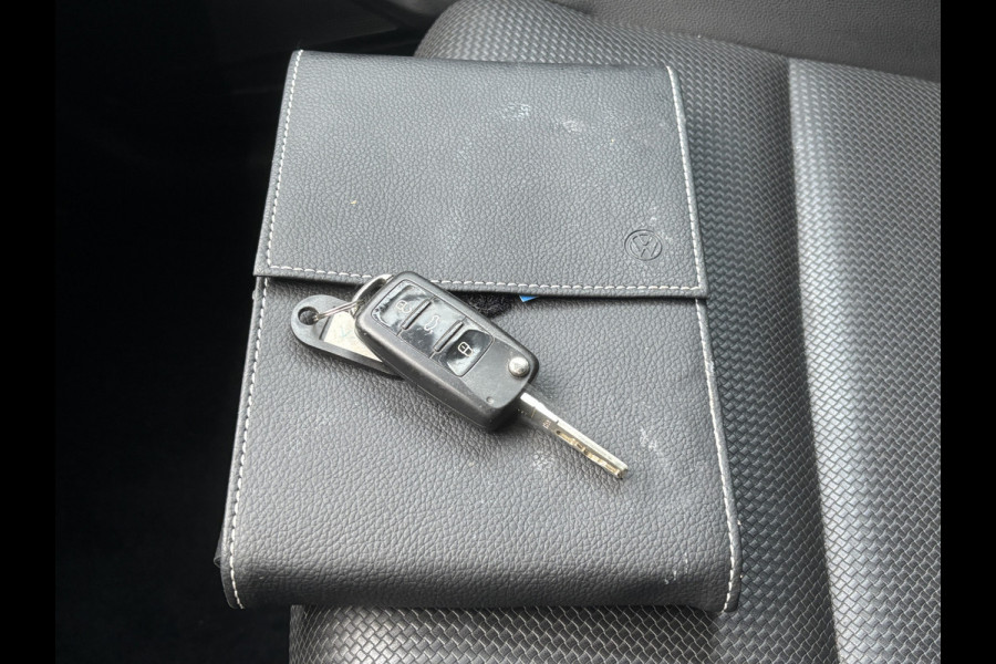 Volkswagen Caddy 2.0 TDI L2H1 BMT Maxi Highline | Leer | Navi | Cruise | Trekhaak | Dubbele Schuifdeur