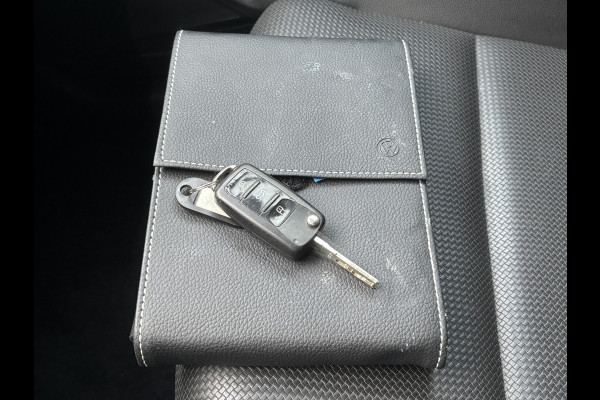 Volkswagen Caddy 2.0 TDI L2H1 BMT Maxi Highline | Leer | Navi | Cruise | Trekhaak | Dubbele Schuifdeur