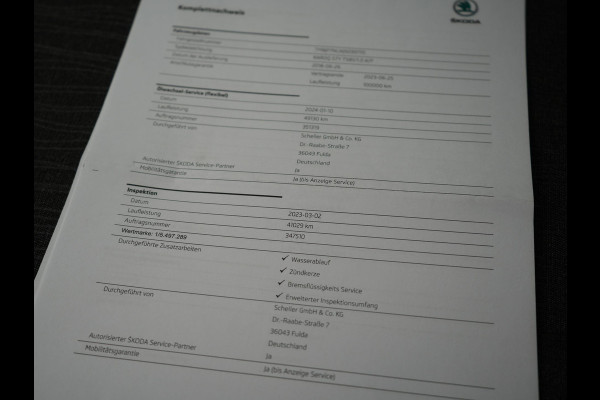 Škoda Karoq 1.0 TSI Style DSG116pk Dealer O.H. | Trekhaak Af Fabriek | Panodak | Camera | Apple Carplay | Sportstoelen Verwarmd  | Navigatie | Keyless | Cruise Control | DAB |