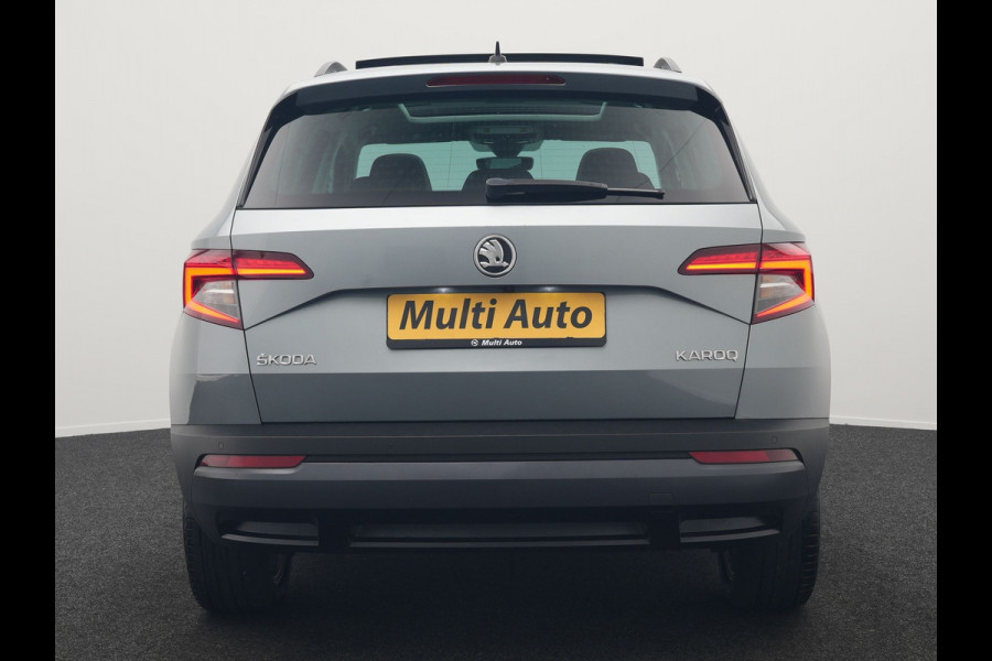 Škoda Karoq 1.0 TSI Style DSG116pk Dealer O.H. | Trekhaak Af Fabriek | Panodak | Camera | Apple Carplay | Sportstoelen Verwarmd  | Navigatie | Keyless | Cruise Control | DAB |