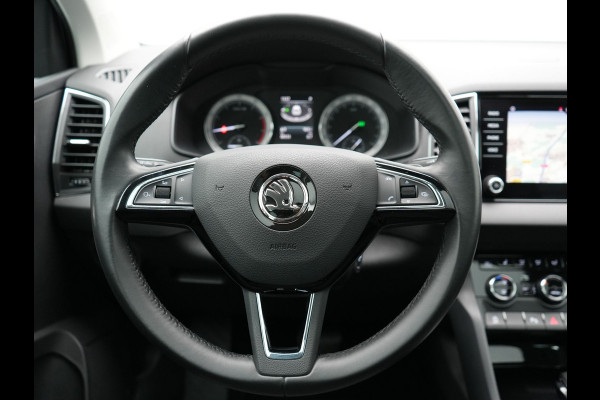 Škoda Karoq 1.0 TSI Style DSG116pk Dealer O.H. | Trekhaak Af Fabriek | Panodak | Camera | Apple Carplay | Sportstoelen Verwarmd  | Navigatie | Keyless | Cruise Control | DAB |