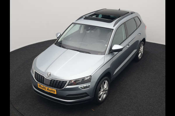 Škoda Karoq 1.0 TSI Style DSG116pk Dealer O.H. | Trekhaak Af Fabriek | Panodak | Camera | Apple Carplay | Sportstoelen Verwarmd  | Navigatie | Keyless | Cruise Control | DAB |