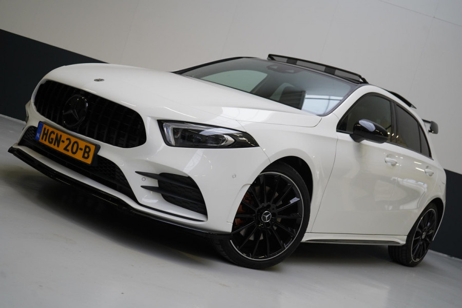 Mercedes-Benz A-Klasse 250 e | AMG Pakket | Panoramadak | Sportstoelen | Sfeerverlichting