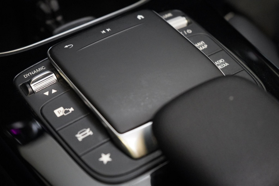 Mercedes-Benz A-Klasse 250 e | AMG Pakket | Panoramadak | Sportstoelen | Sfeerverlichting