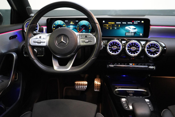Mercedes-Benz A-Klasse 250 e | AMG Pakket | Panoramadak | Sportstoelen | Sfeerverlichting