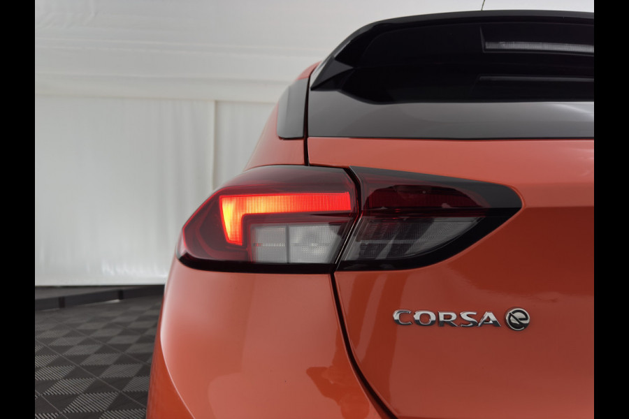 Opel CORSA-E Elegance 50 kWh [ 3-Fase ] {SOH-94%} (INCL-BTW) Aut. *FULL-LED | DIGI-COCKPIT | LEATHER-MICROFIBRE | NAVI-FULLMAP |  CAMERA | CARPLAY | ECC | KEYLESS | CRUISE | DAB | LANE-ASSIST | PDC | SPORT-SEATS | PRIVACY-GLASS | 16"ALU*