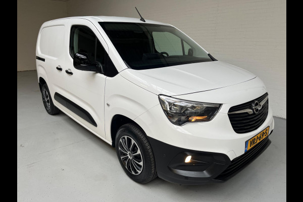 Opel Combo 1.5D 100pk euro6 L1H1 Edition 3persoons, Airco, Camera, CruiseControl, Navigatie, Trekhaak, RIJKLAARPRIJS!