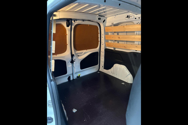 Opel Combo 1.5D 100pk euro6 L1H1 Edition 3persoons, Airco, Camera, CruiseControl, Navigatie, Trekhaak, RIJKLAARPRIJS!