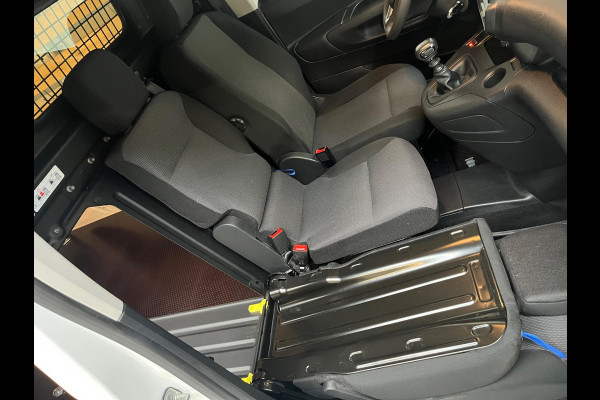 Opel Combo 1.5D 100pk euro6 L1H1 Edition 3persoons, Airco, Camera, CruiseControl, Navigatie, Trekhaak, RIJKLAARPRIJS!