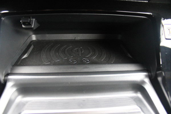 Peugeot 2008 1.2 130PK AUTOMAAT GT PACK | ALCANTARA/LEDEREN BEKLEDING | ELEKTRISCH BEDIENBARE BESTUURDERSSTOEL | STOEL VERWARMING | MASSAGE STOELEN | NAVIGATIE | FULL LED KOPLAMPEN | DRAADLOZE APPLE CARPLAY/ANDROID AUTO | ADAPTIVE CRUISE CONTROL | CAMERA VOOR + ACHTER | CLIMATE CONTROL | LICHTMETALEN VELGEN 17" | KEYLESS ENTRY/START | DAB+ RADIO |DODEHOEK DETECTIE | PARKEERSENSOREN VOOR + ACHTER |