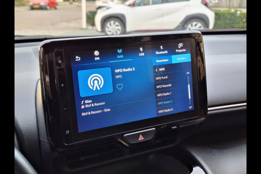 Toyota Yaris Cross 1.5 Hybrid Dynamic | Smart connect, 17 inch, Apple Carplay/Android auto, Keyless, Startknop, Privacy glass