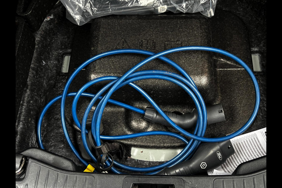 Ford Kuga 2.5 PHEV Titanium Carplay_Camera_1ste eign