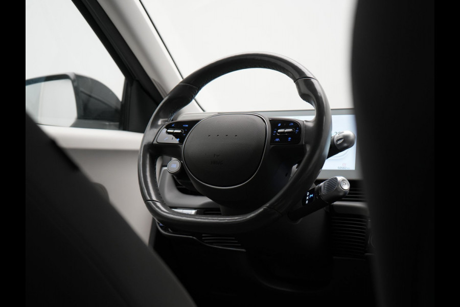 Hyundai IONIQ 5 Connect 58 kWh 170pk Dealer O.H. | Adaptive Cruise | Camera | Stoelen & Stuur Verwarmd | Apple Carplay | Navigatie | Virtual | Blis | DAB |